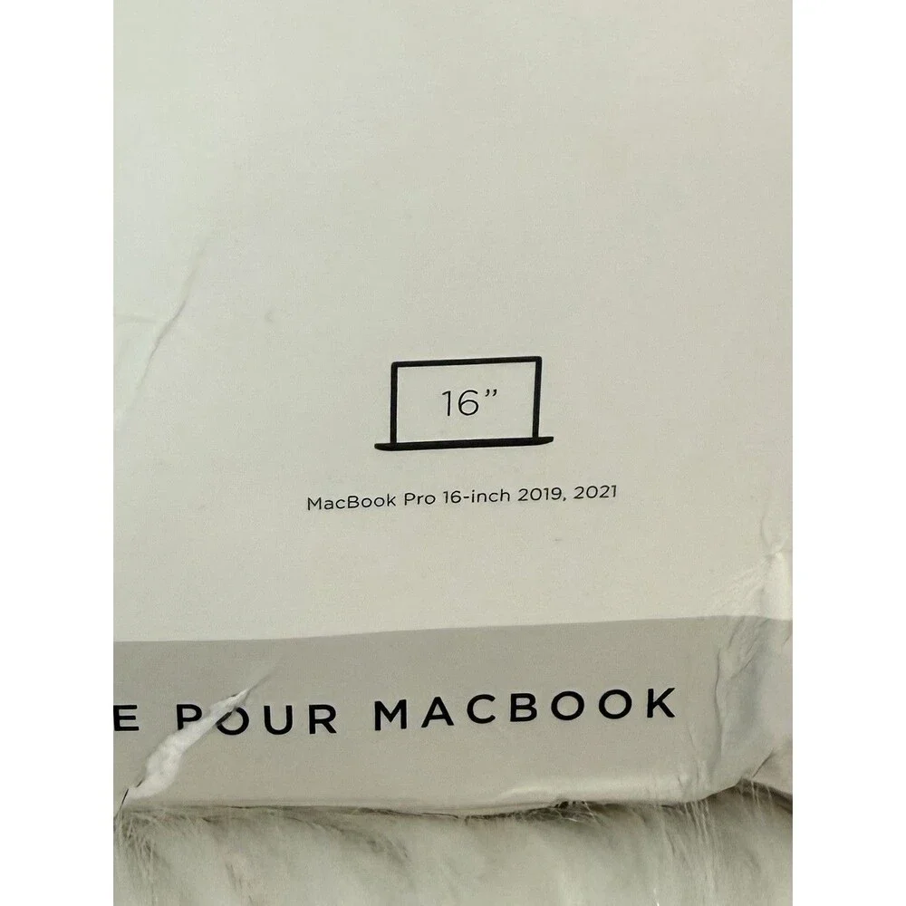 New Von Holzhausen MacBook Portfolio 16